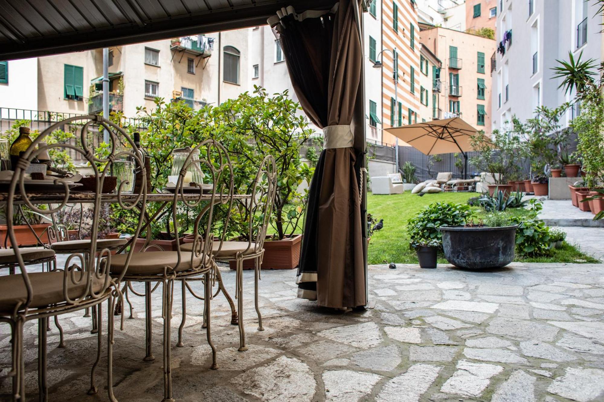 Giardino In Centro Storico -Appartamento Con Giardino, Genova Centro Storico, Acquario Eksteriør billede